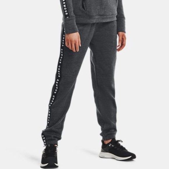 LAST ONE AVAILABLE! New Under Armour Women's Tapered Fleece Gym Pants - Picture 1 of 12